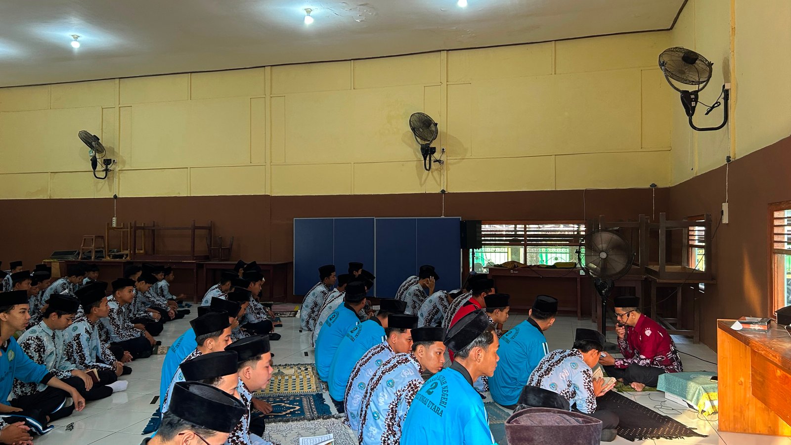 Bangun Kebiasaan Ibadah Bersama, MAN 2 HSU Konsisten Laksanakan Arba' Mustakmir